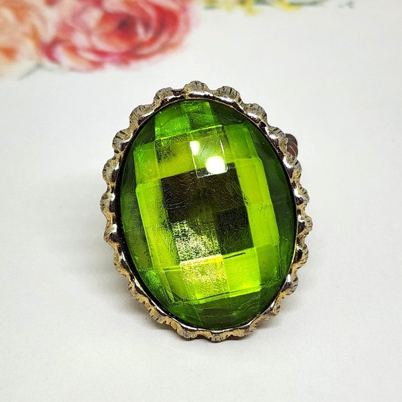 Vintage Green Faceted Gold Setting Chunky Statement Stretch Ring Sz 7+ - Picture 3 of 7
